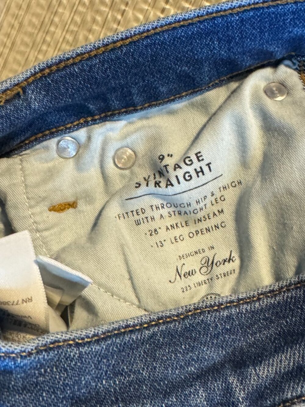J.Crew 9" Mid-Rise Vintage Slim Straight Jeans Catskill Wash - Picture 4 of 5